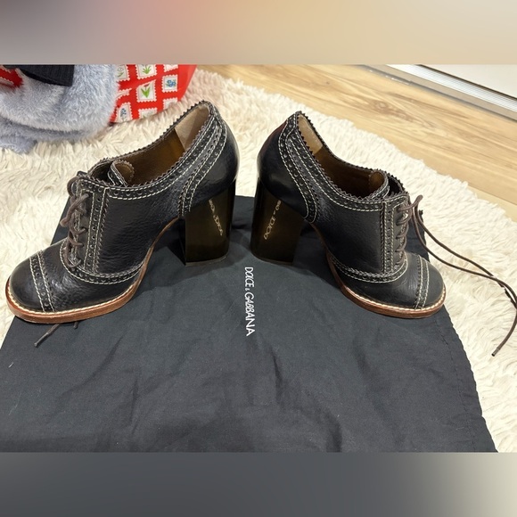 Dolce&Gabbana Brown Patent Leather Lace Up Loafer
Pumps chunky heels retro - Picture 15 of 16